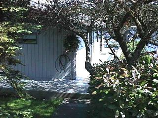 [ Front entrance ]
